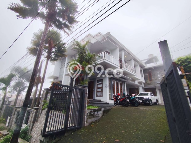 HOT PROPERTY! Rumah Premium area Bumiaji, LT 610m2m² LB 350m2m² HOT PROPERTY! Rumah Premium area Bumiaji, LT 610m2m² LB 350m2m²