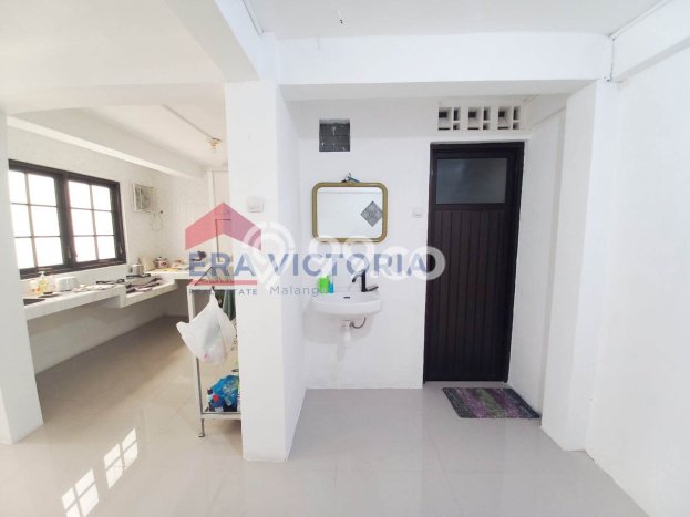 Rumah di Klojen, Dekat Pusat Kota, 1 KM, LT 265m2m² Bangunan 300m2m² Rumah di Klojen, Dekat Pusat Kota, 1 KM, LT 265m2m² Bangunan 300m2m²