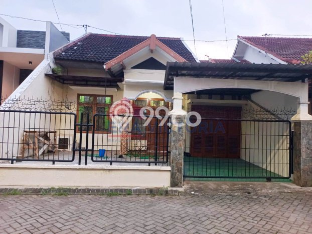 Rumah Luas Asri 7 KT Siap Pakai di Tidar Malang Rumah Luas Asri 7 KT Siap Pakai di Tidar Malang
