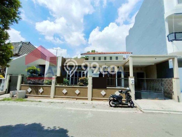 KESEMPATAN EMAS! Rumah Premium di Lowokwaru, Malang, LT 222m2m² LB 110m2m² KESEMPATAN EMAS! Rumah Premium di Lowokwaru, Malang, LT 222m2m² LB 110m2m²