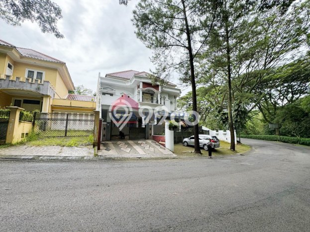 KESEMPATAN TERBAIK! Rumah Asri area Blimbing, Luas 842m2m² Bangunan 450m2m² KESEMPATAN TERBAIK! Rumah Asri area Blimbing, Luas 842m2m² Bangunan 450m2m²
