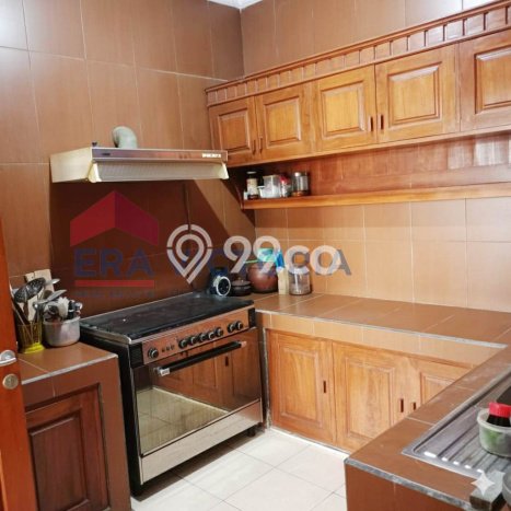 Rumah EXCLUSIVE di Klojen, Malang, Luas 304m2m² LB 450m2m² KESEMPATAN TERBATAS! Rumah EXCLUSIVE di Klojen, Malang, Luas 304m2m² LB 450m2m² KESEMPATAN TERBATAS!