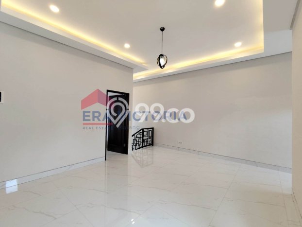 NEW LISTING! Rumah Strategis area , LT 127m2m² Bangunan 250m2m² NEW LISTING! Rumah Strategis area , LT 127m2m² Bangunan 250m2m²