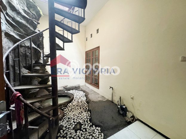 PROMO SPESIAL! Rumah Nyaman area , Luas 215m2m² Bangunan 200m2m² PROMO SPESIAL! Rumah Nyaman area , Luas 215m2m² Bangunan 200m2m²
