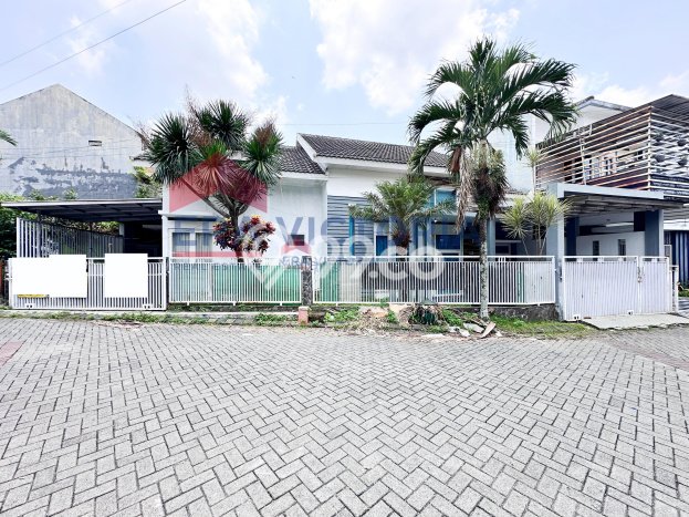 Rumah Asri di Lowokwaru, 6 KM, Luas 196m2m² Bangunan 180m2m² Rumah Asri di Lowokwaru, 6 KM, Luas 196m2m² Bangunan 180m2m²
