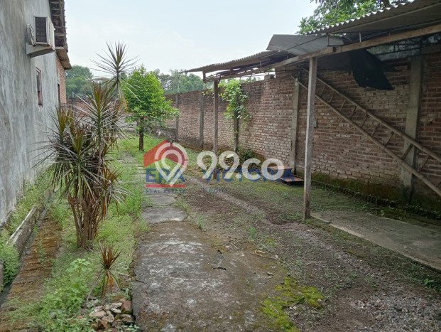 Rumah Idaman dengan Luas Tanah 294m2m² di Lingkungan Asri Mojo, Kediri Rumah Idaman dengan Luas Tanah 294m2m² di Lingkungan Asri Mojo, Kediri