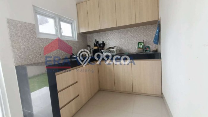 Rumah Strategis Modern Lb 90m2 di Lawang, Malang Rumah Strategis Modern Lb 90m2 di Lawang, Malang
