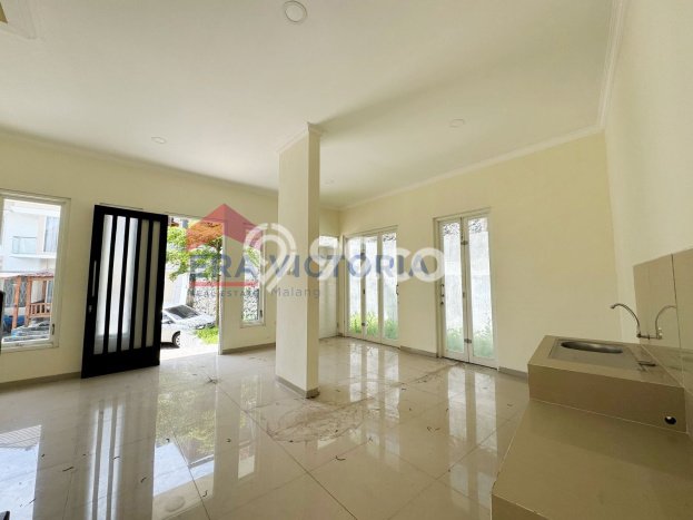UNIT SPESIAL! Rumah area Blimbing, 2 KM, Dekat Pusat Kota, Luas 93m2m² Bangunan 89m2m² UNIT SPESIAL! Rumah area Blimbing, 2 KM, Dekat Pusat Kota, Luas 93m2m² Bangunan 89m2m²