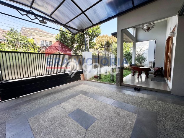 LISTING BARU! Rumah Premium di Lowokwaru, Luas 315m2m² Bangunan 180m2m² LISTING BARU! Rumah Premium di Lowokwaru, Luas 315m2m² Bangunan 180m2m²