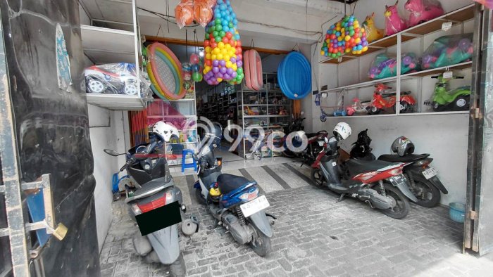 Unit Ruko Dijual di Klojen Malang Luas Tanah 372m2, Luas Bangunan 700m2 Unit Ruko Dijual di Klojen Malang Luas Tanah 372m2, Luas Bangunan 700m2