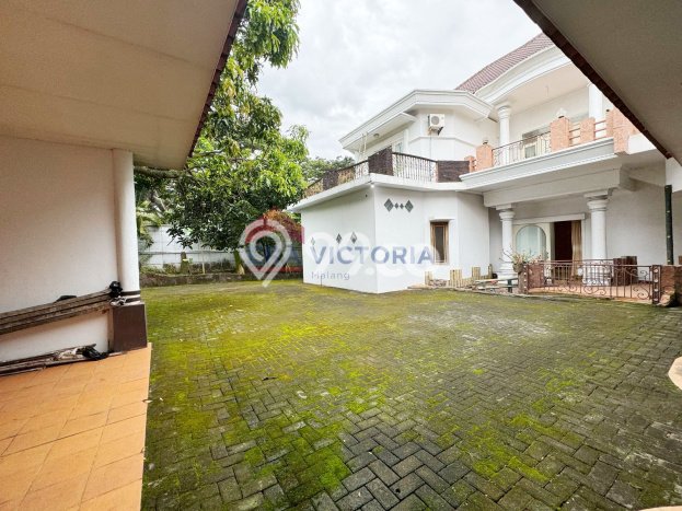 KESEMPATAN TERBAIK! Rumah Asri area Blimbing, Luas 842m2m² Bangunan 450m2m² KESEMPATAN TERBAIK! Rumah Asri area Blimbing, Luas 842m2m² Bangunan 450m2m²