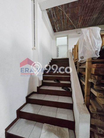 SPECIAL OFFER! Tersedia KPR Rumah Modern lokasi Blimbing, Malang, LT 162m2m² Bangunan 324m2m² SPECIAL OFFER! Tersedia KPR Rumah Modern lokasi Blimbing, Malang, LT 162m2m² Bangunan 324m2m²