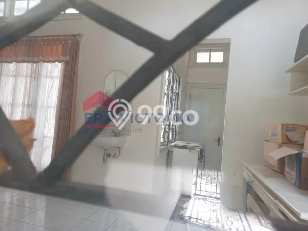 Rumah Modern 4 Kamar LT 240m2 di Dieng Rumah Modern 4 Kamar LT 240m2 di Dieng