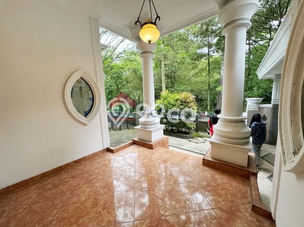 KESEMPATAN TERBAIK! Rumah Asri area Blimbing, Luas 842m2m² Bangunan 450m2m² KESEMPATAN TERBAIK! Rumah Asri area Blimbing, Luas 842m2m² Bangunan 450m2m²