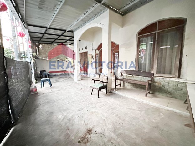 PENAWARAN TERBAIK! Rumah Strategis di Pakis, Luas 165m2m² Bangunan 36m2m² PENAWARAN TERBAIK! Rumah Strategis di Pakis, Luas 165m2m² Bangunan 36m2m²