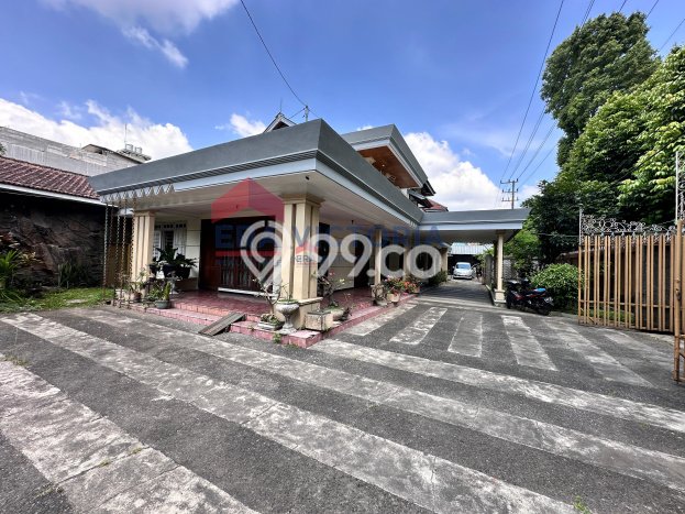 SPECIAL OFFER! Rumah Asri area , LT 1041m2m² Bangunan 900m2m² SPECIAL OFFER! Rumah Asri area , LT 1041m2m² Bangunan 900m2m²