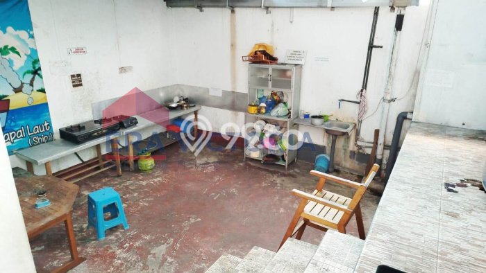 Rumah Berkelas LT 254m2m² / LB 282m2m² di Kompleks Perumahan Blimbing, Malang Rumah Berkelas LT 254m2m² / LB 282m2m² di Kompleks Perumahan Blimbing, Malang