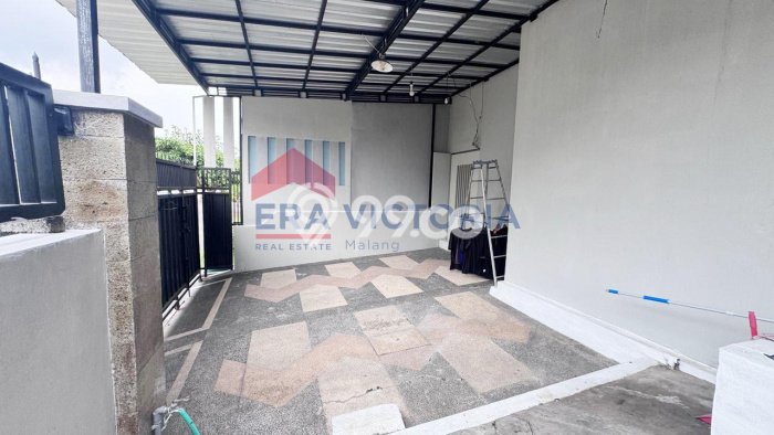 SPECIAL PRICE! Rumah area Lowokwaru, 2 KM, Dekat Pusat Kota, Luas 215m2m² Bangunan 170m2m² SPECIAL PRICE! Rumah area Lowokwaru, 2 KM, Dekat Pusat Kota, Luas 215m2m² Bangunan 170m2m²