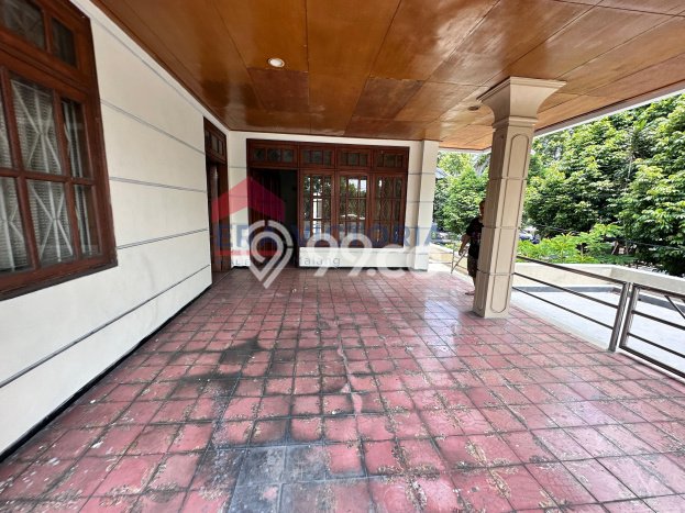 SPECIAL OFFER! Rumah Asri area , LT 1041m2m² Bangunan 900m2m² SPECIAL OFFER! Rumah Asri area , LT 1041m2m² Bangunan 900m2m²