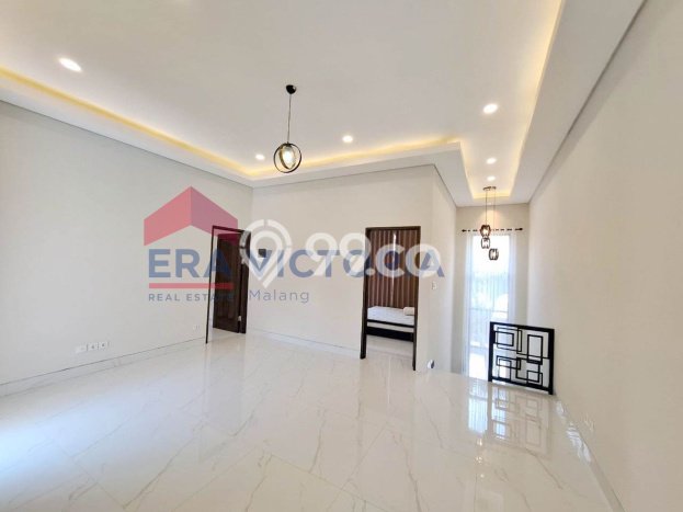 NEW LISTING! Rumah Strategis area , LT 127m2m² Bangunan 250m2m² NEW LISTING! Rumah Strategis area , LT 127m2m² Bangunan 250m2m²