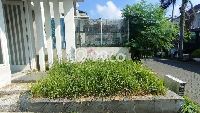 Rumah LT 98m2m² Akses Strategis di Kawasan Elite , Malang Rumah LT 98m2m² Akses Strategis di Kawasan Elite , Malang