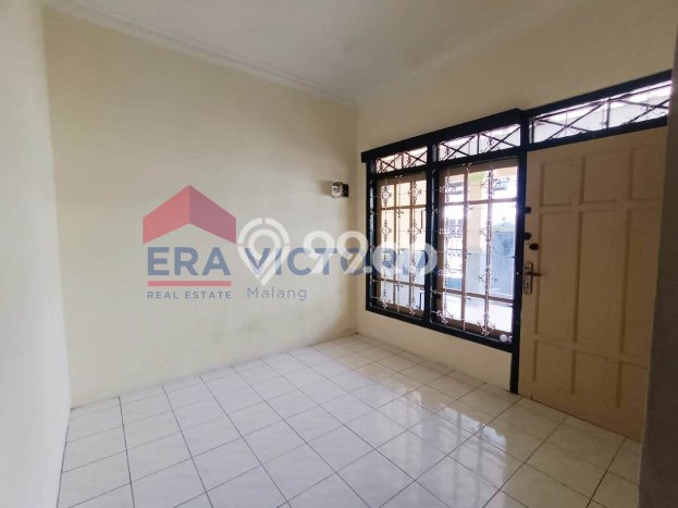 Rumah Asri di Lowokwaru, 3 KM, Lingkungan Strategis, LT 196m2m² LB 150m2m² Rumah Asri di Lowokwaru, 3 KM, Lingkungan Strategis, LT 196m2m² LB 150m2m²