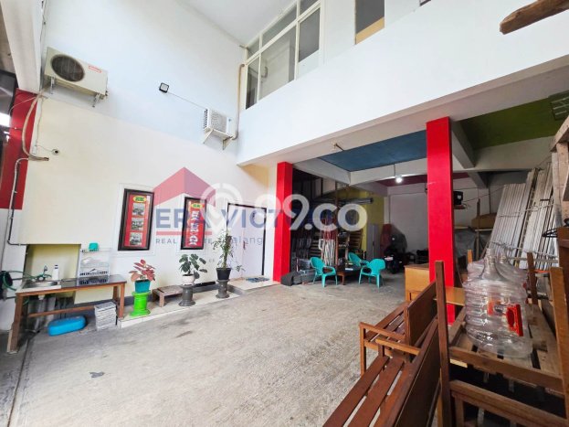 SPECIAL OFFER! Tersedia KPR Rumah Modern lokasi Blimbing, Malang, LT 162m2m² Bangunan 324m2m² SPECIAL OFFER! Tersedia KPR Rumah Modern lokasi Blimbing, Malang, LT 162m2m² Bangunan 324m2m²