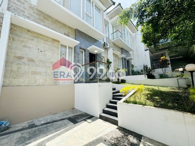 HUNIAN PILIHAN! Rumah di Blimbing, Luas 97m2m² Bangunan 140m2m² HUNIAN PILIHAN! Rumah di Blimbing, Luas 97m2m² Bangunan 140m2m²