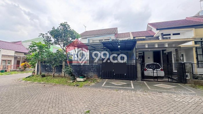 SPECIAL PRICE! Rumah area Lowokwaru, 2 KM, Dekat Pusat Kota, Luas 215m2m² Bangunan 170m2m² SPECIAL PRICE! Rumah area Lowokwaru, 2 KM, Dekat Pusat Kota, Luas 215m2m² Bangunan 170m2m²
