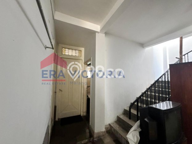 Ready to Use! Luxury House LT 880m2 Desain Elegan di Malang Kota Ready to Use! Luxury House LT 880m2 Desain Elegan di Malang Kota