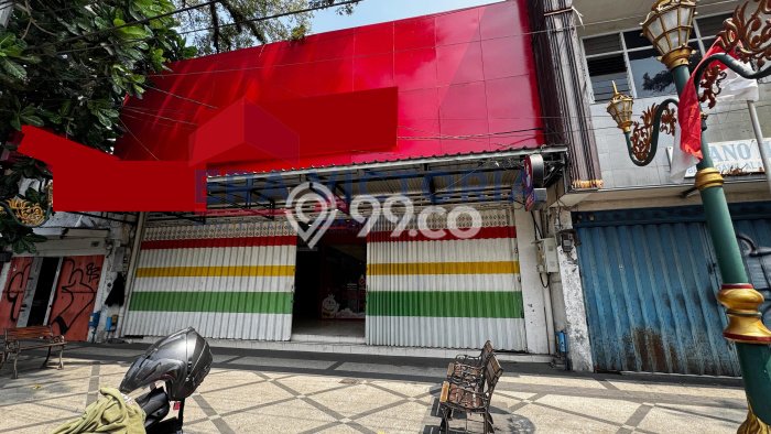 Ruko Kawasan Niaga Kawasan Klojen, Luas 385m2m², Siap Operasional Ruko Kawasan Niaga Kawasan Klojen, Luas 385m2m², Siap Operasional