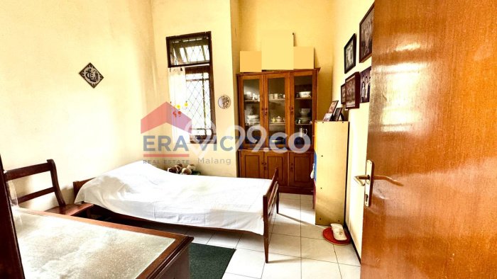 Rumah Terawat di , Malang, LT 245m2m² LB 100m2m² DIJUAL CEPAT! Rumah Terawat di , Malang, LT 245m2m² LB 100m2m² DIJUAL CEPAT!