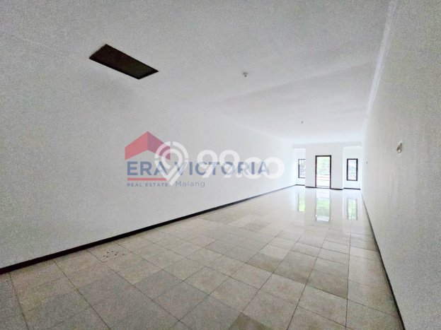 Unit Ruko Paling Strategis di Klojen Malang dengan LB 160m2 Unit Ruko Paling Strategis di Klojen Malang dengan LB 160m2