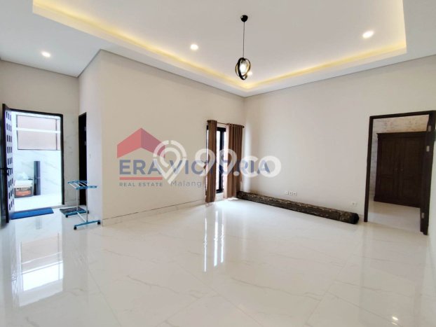 NEW LISTING! Rumah Strategis area , LT 127m2m² Bangunan 250m2m² NEW LISTING! Rumah Strategis area , LT 127m2m² Bangunan 250m2m²