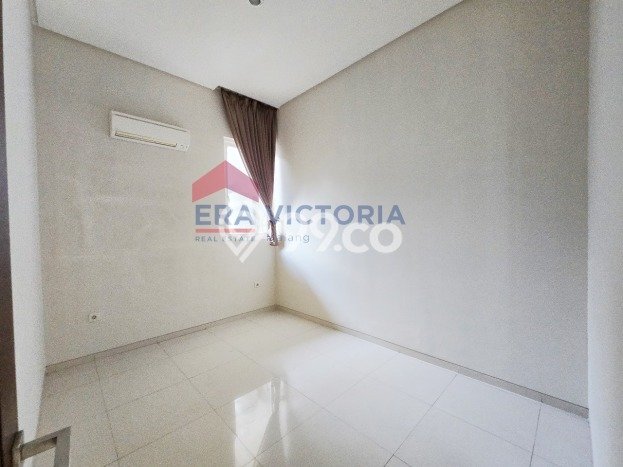 Rumah di , Dekat Pusat Kota, 3 KM, Luas 154m2m² LB 160m2m² Rumah di , Dekat Pusat Kota, 3 KM, Luas 154m2m² LB 160m2m²