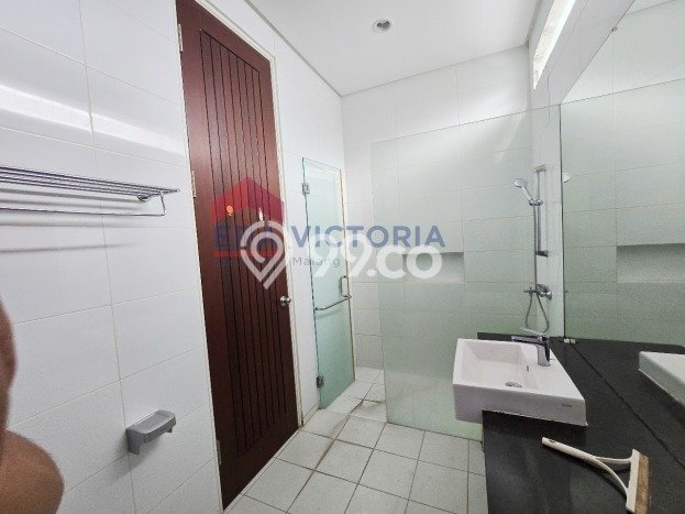 Rumah di , Dekat Pusat Kota, 3 KM, Luas 154m2m² LB 160m2m² Rumah di , Dekat Pusat Kota, 3 KM, Luas 154m2m² LB 160m2m²