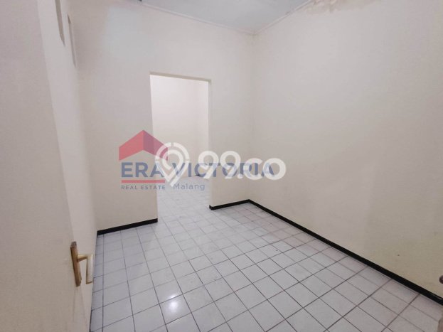 Disewakan! Rumah 5 Kamar Tidur &
2 Kamar Mandi di Araya, Malang Disewakan! Rumah 5 Kamar Tidur &
2 Kamar Mandi di Araya, Malang