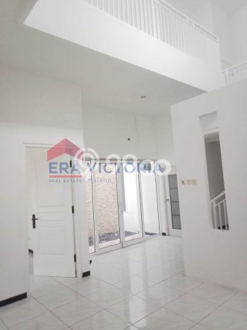 FEATURED! Rumah Nyaman di , LT 127m2m² Bangunan 200m2m² FEATURED! Rumah Nyaman di , LT 127m2m² Bangunan 200m2m²