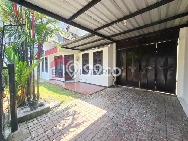 PILIHAN TEPAT! Rumah kawasan , 2 KM, Dekat Mall, LT 176m2m² Bangunan 140m2m² PILIHAN TEPAT! Rumah kawasan , 2 KM, Dekat Mall, LT 176m2m² Bangunan 140m2m²