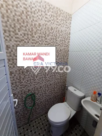 PROPERTI PILIHAN! Rumah di Gurah, Luas 180m2m² LB 288m2m² PROPERTI PILIHAN! Rumah di Gurah, Luas 180m2m² LB 288m2m²