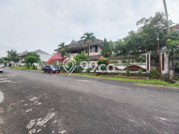 Bisa KPR! Rumah , Malang, LT 975m2m² LB 600m2m² Bisa KPR! Rumah , Malang, LT 975m2m² LB 600m2m²