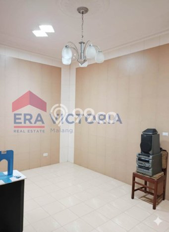 Rumah EXCLUSIVE di Klojen, Malang, Luas 304m2m² LB 450m2m² KESEMPATAN TERBATAS! Rumah EXCLUSIVE di Klojen, Malang, Luas 304m2m² LB 450m2m² KESEMPATAN TERBATAS!
