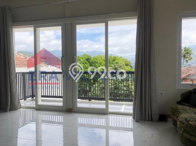 DIJUAL CEPAT! Rumah Batu, Batu, Luas 155m2m² LB 228m2m² DIJUAL CEPAT! Rumah Batu, Batu, Luas 155m2m² LB 228m2m²