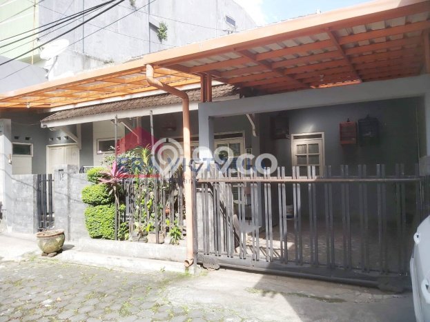 Rumah LT 150m2m² Fully Furnished di Lokasi Prestisius , Malang Rumah LT 150m2m² Fully Furnished di Lokasi Prestisius , Malang