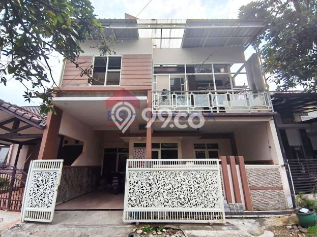 Jual Rumah Strategis Bagus Punya 4 KT di Blimbing Malang SHM Jual Rumah Strategis Bagus Punya 4 KT di Blimbing Malang SHM