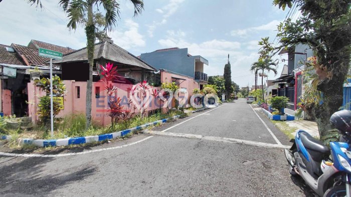 Rumah Modern Minimalis 9 Kamar Bisa Langsung Pindah di Lowokwaru Rumah Modern Minimalis 9 Kamar Bisa Langsung Pindah di Lowokwaru
