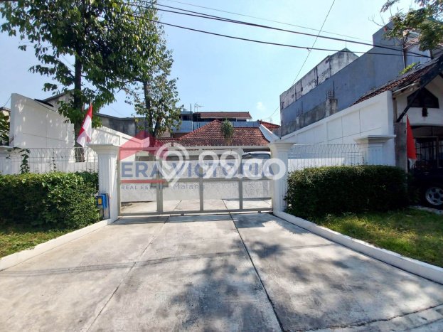 Rumah di Klojen, Dekat Pusat Kota, 1 KM, LT 265m2m² Bangunan 300m2m² Rumah di Klojen, Dekat Pusat Kota, 1 KM, LT 265m2m² Bangunan 300m2m²
