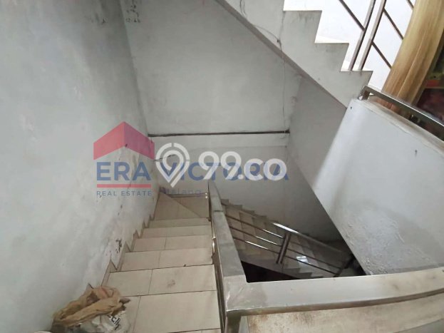 Ruko Disewa di Malang dengan LB 352m2 Area Komersial Ramai Ruko Disewa di Malang dengan LB 352m2 Area Komersial Ramai