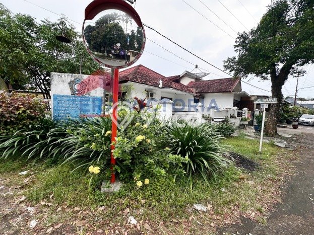 BEST DEAL! Rumah area , 4 KT, Dekat Pusat Kota, Luas 400m2m² Bangunan 250m2m² BEST DEAL! Rumah area , 4 KT, Dekat Pusat Kota, Luas 400m2m² Bangunan 250m2m²