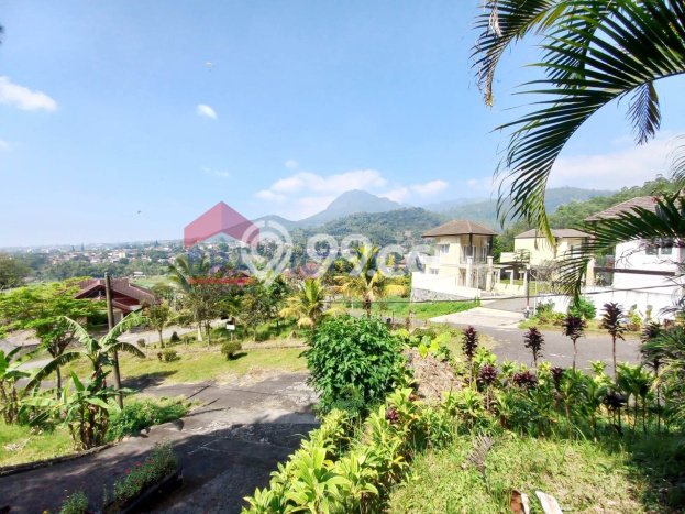 DIJUAL! Vila Kawasan , Area 1390m2m², Lokasi Strategis DIJUAL! Vila Kawasan , Area 1390m2m², Lokasi Strategis